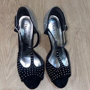 mascotte sparkly bedazzled heels size 8